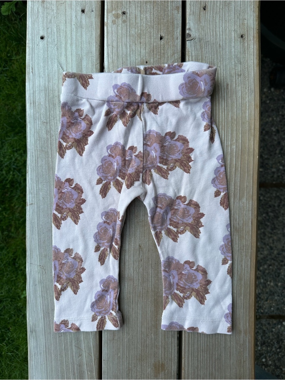 kate quinn Lilac and Brown Floral Leggings